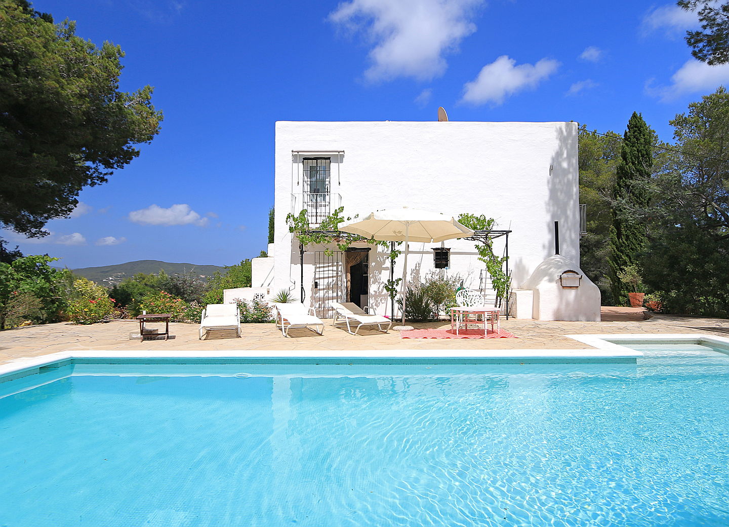  Ibiza
- Propiedad en venta con piscina grande (Santa Eulalia)