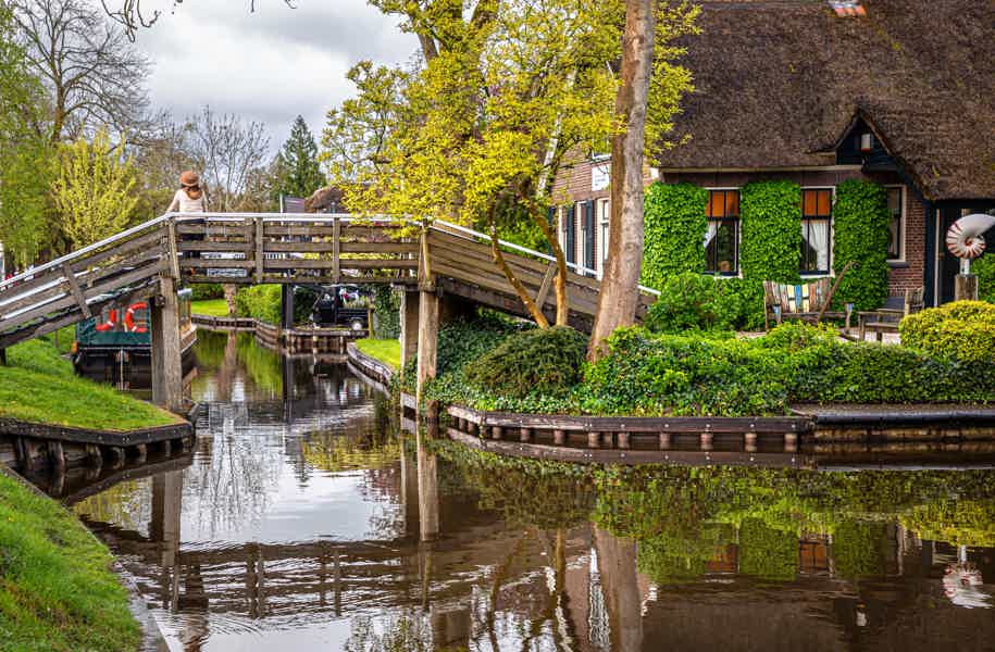 Giethoorn Guided Day Trip from Amsterdam with Boat Cruise - photo 2
