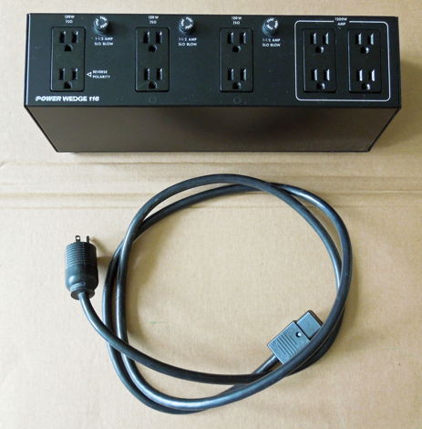 Audio Power Industries Power Wedge 116 MK.II Power Cond...