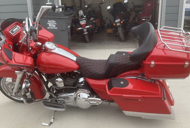 2010 HARLEY-DAVIDSON FLTRX ROAD GLIDE CUSTOM (LUXURY COLORS) motorcycle for rent near BOX ELDER, SD