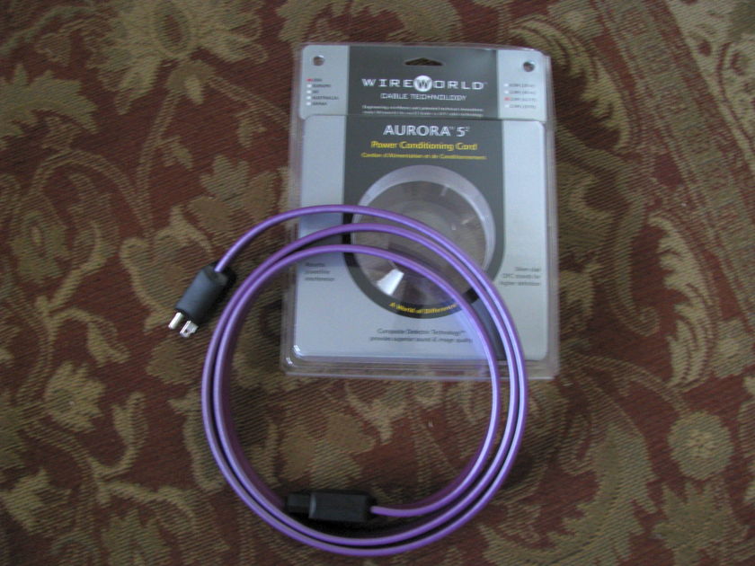 Wireworld Aurora 5.2 (2-meter)