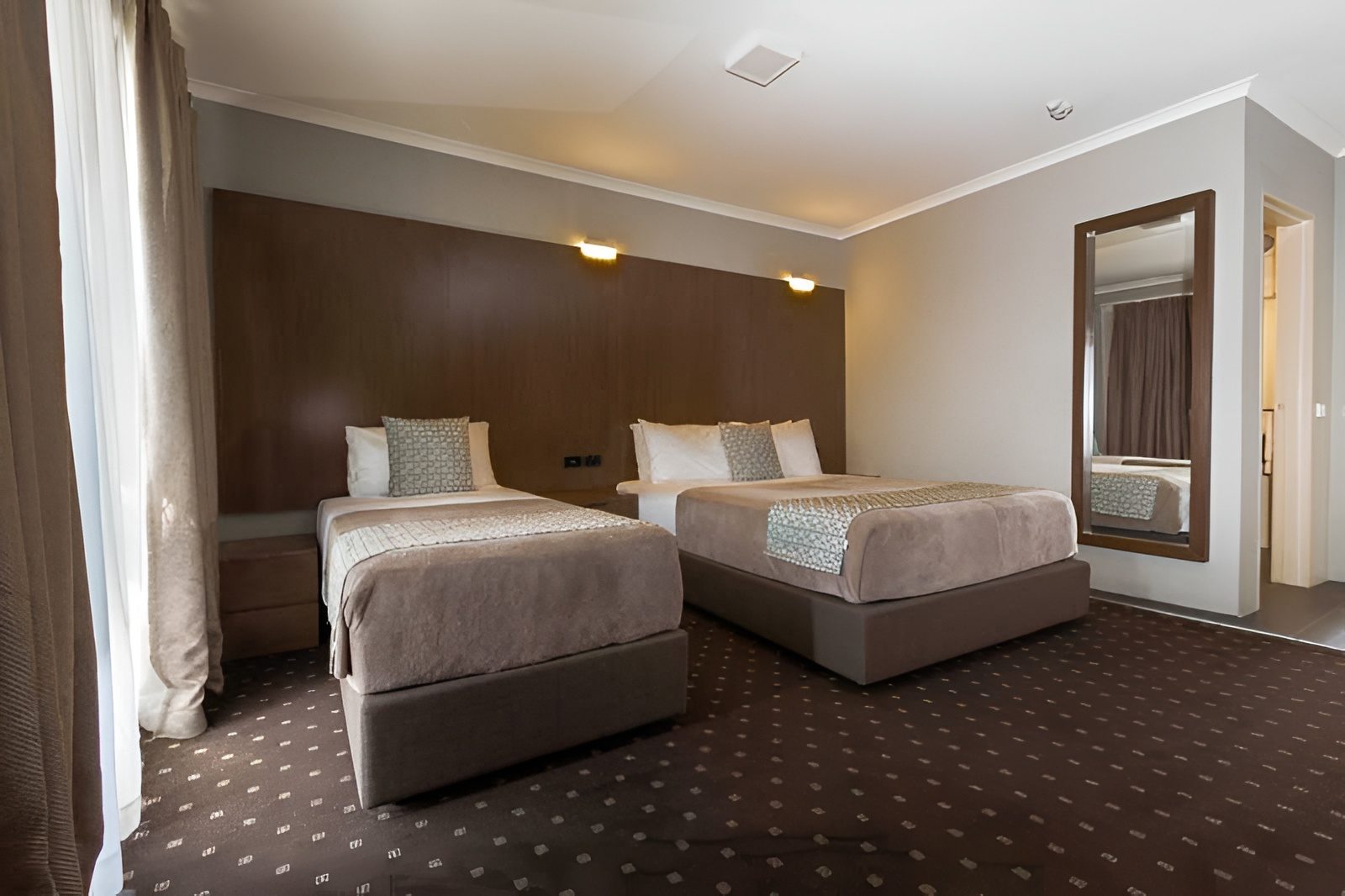 Motel 10 Voucher - Image 6