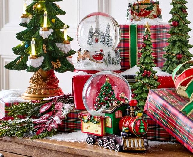 Raz Imports Wooden Sleigh With Winter Natural Arrangement and Pinecone Christmas Home Decor