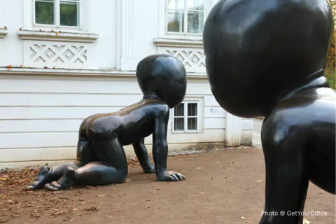 Contemporary art tour in Prague: the works of David Černý