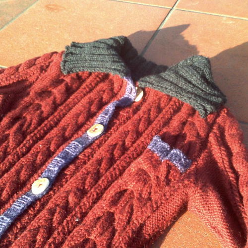 SCIACCA, knitting pattern for a cardigan in cable-stitch for ladies