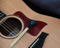 Pickaso Guitar Bow - Reinventing the bow for your acoustic guitar