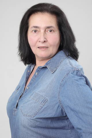 Nadia  Benharkat 