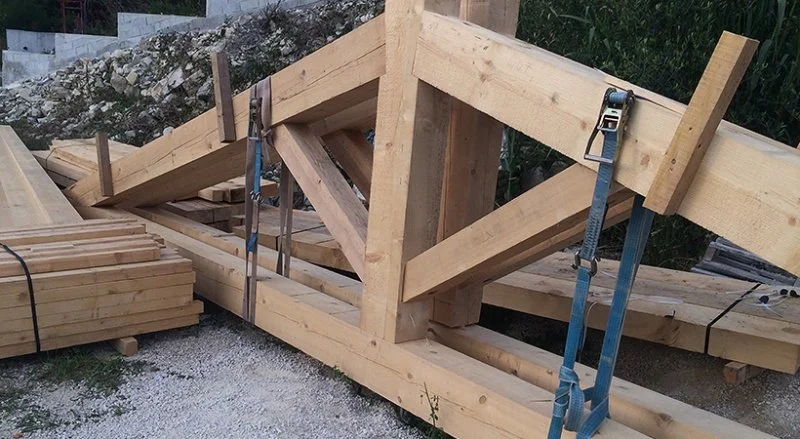 Pose d’une charpente neuve sur un immeuble de bureaux — photo 8 sur 10 — CEG TOITURE