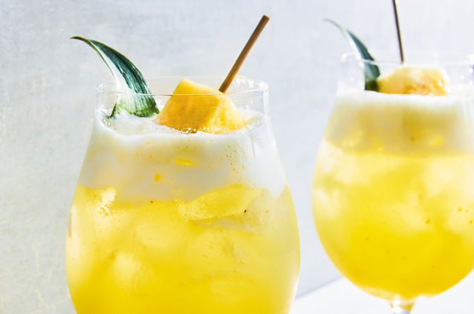 Mocktail « ananas sureau fizz »