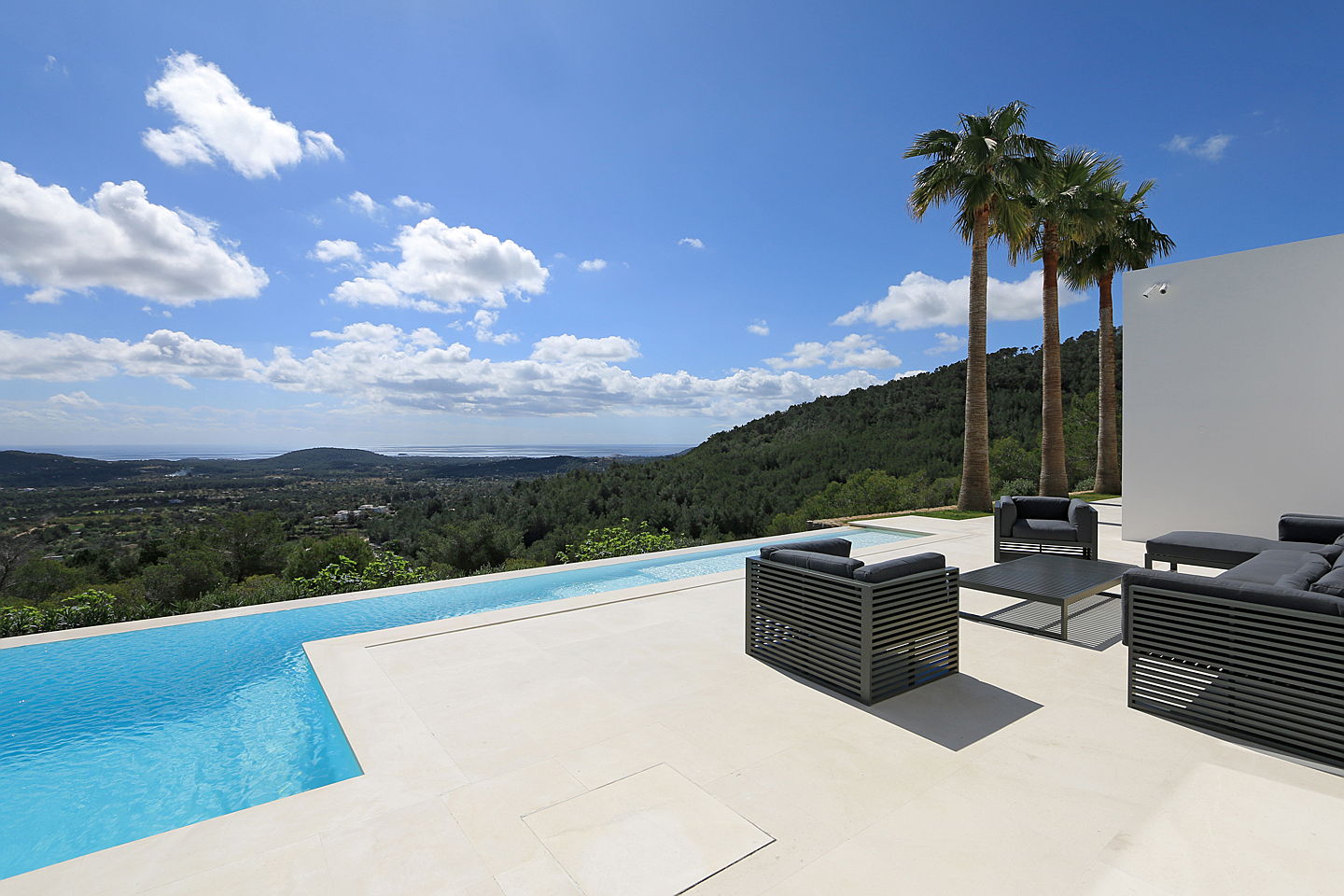  Ibiza
- Modernes Haus mit atemberaubendem Meerblick (San Carlos)