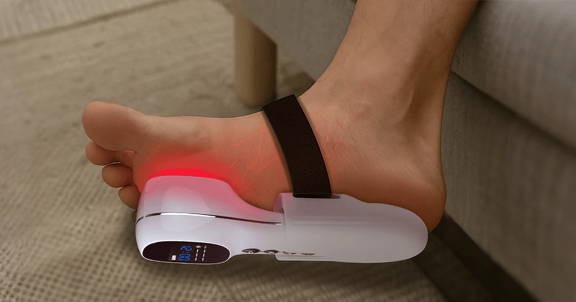 Cold laser therapy device relieving neuropathy foot pain with red light treatment