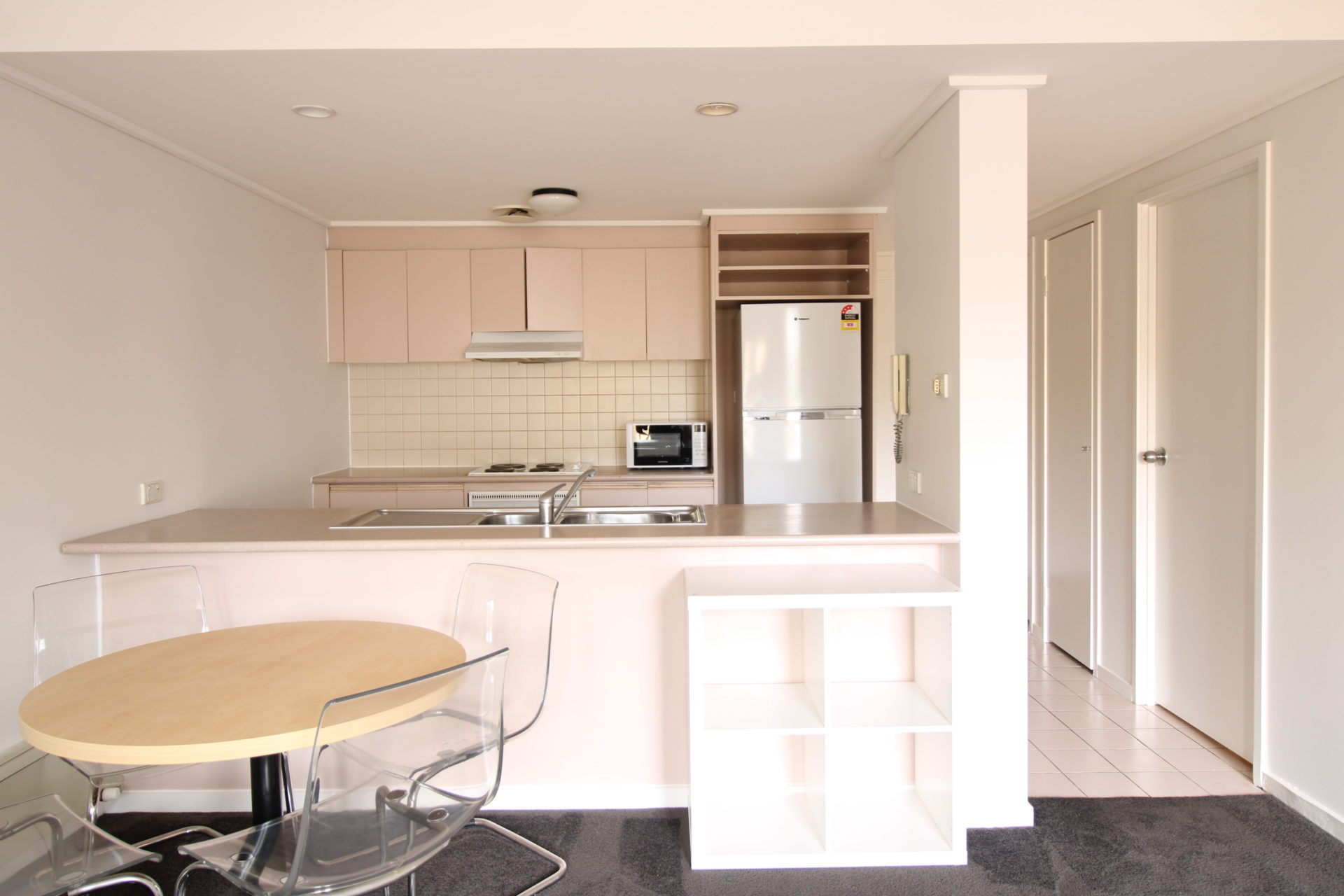 FOR LEASE Spacious & Recently Repainted 2-Bedroom in Stunning Garden Setting - Image 13