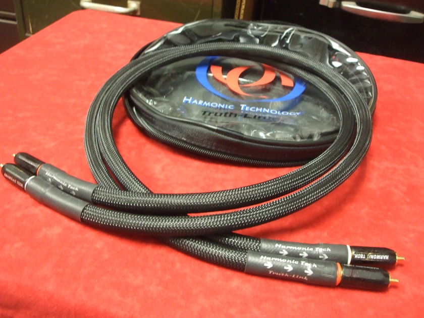 Harmonic Technology Truthlink Interconnects, 1 meter w/locking RCA's
