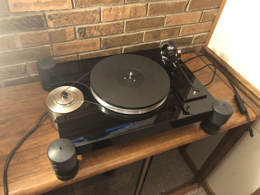 VPI Industries TNT jr Upgraded table Super plater, Graham 2.2 arm, $500 cable