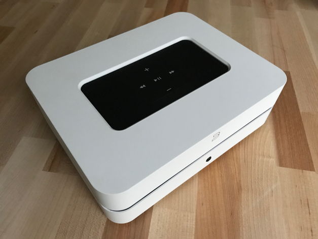 Bluesound  PowerNode 2 streaming box with amp and DAC