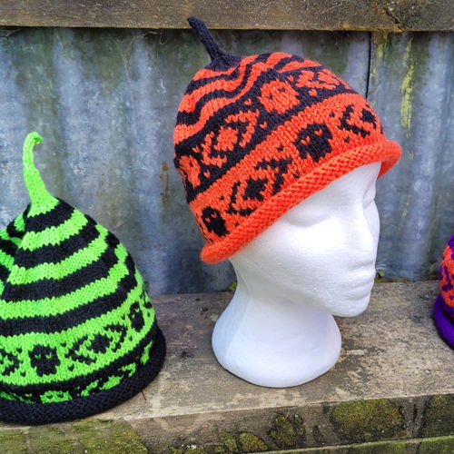 Easy Halloween hats for the family in 8 ply knitting pattern