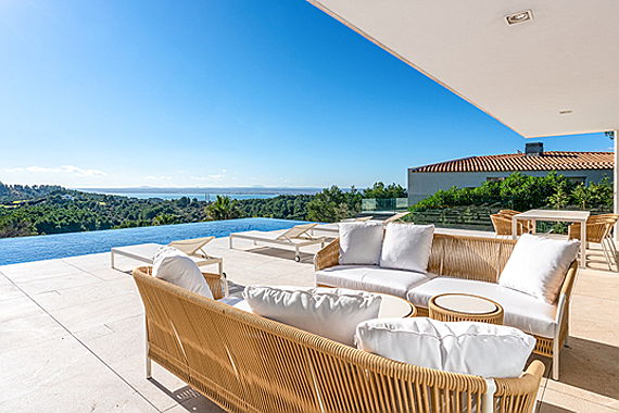  Pollensa
- Buy a villa in Bonaire Alcudia with Engel & Völkers Mallorca North