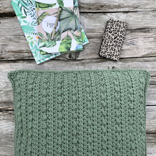 Free crochet pattern Bobbiny Grain Cushion