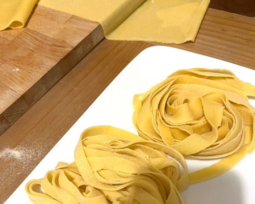 Corsi di cucina Bologna: Tagliatelle e polpettone: esperienza culinaria bolognese