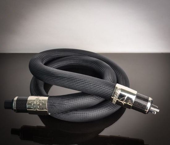 DR Acoustics Vulcan Carbon Edition 4 AWG massive cable