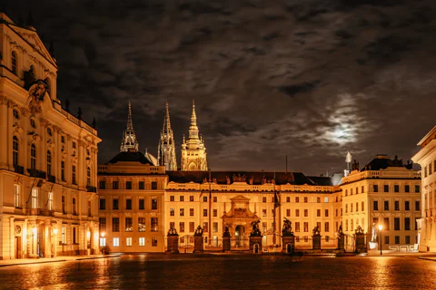 3-Hour Tour of Alchemy and Mysteries of Prague Castle (Private or Group)