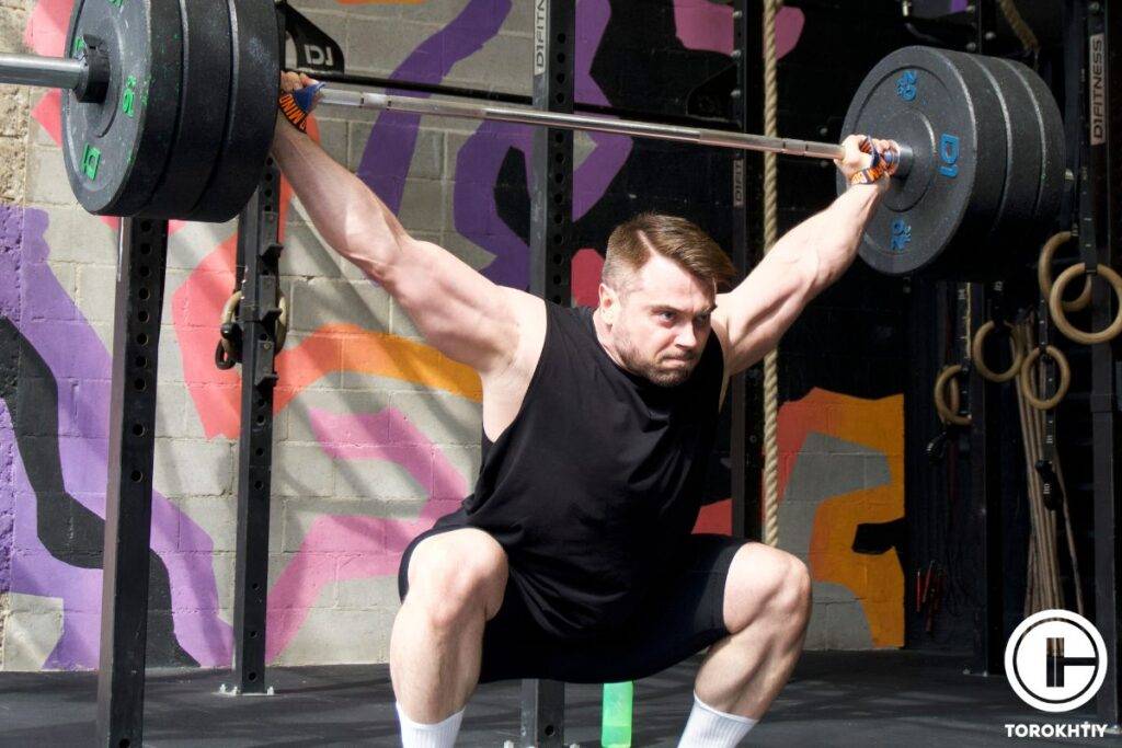 performing snatch