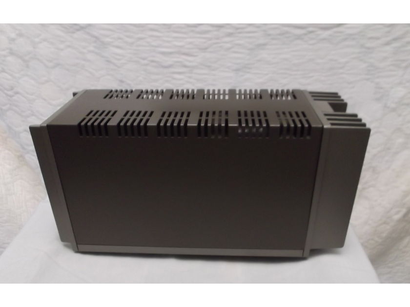 Quad 303 Amplifier