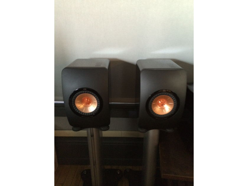 KEF LS50 speakers LIKE NEW