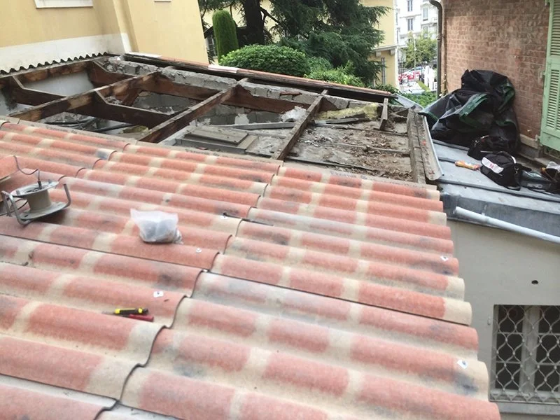 Rénovation d’une toiture en plaques sous tuiles (PST) à Nice — CEG TOITURE, couvreur à Nice