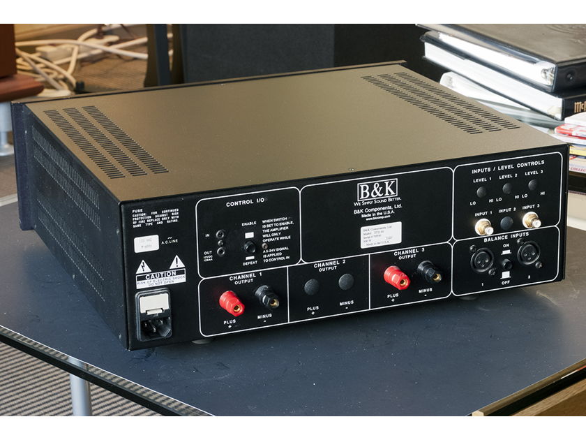B&K  ST2140 Power Amplifier; 140w x 2