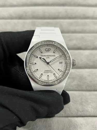 Girard Perregaux Laureato Ceramic Diamond