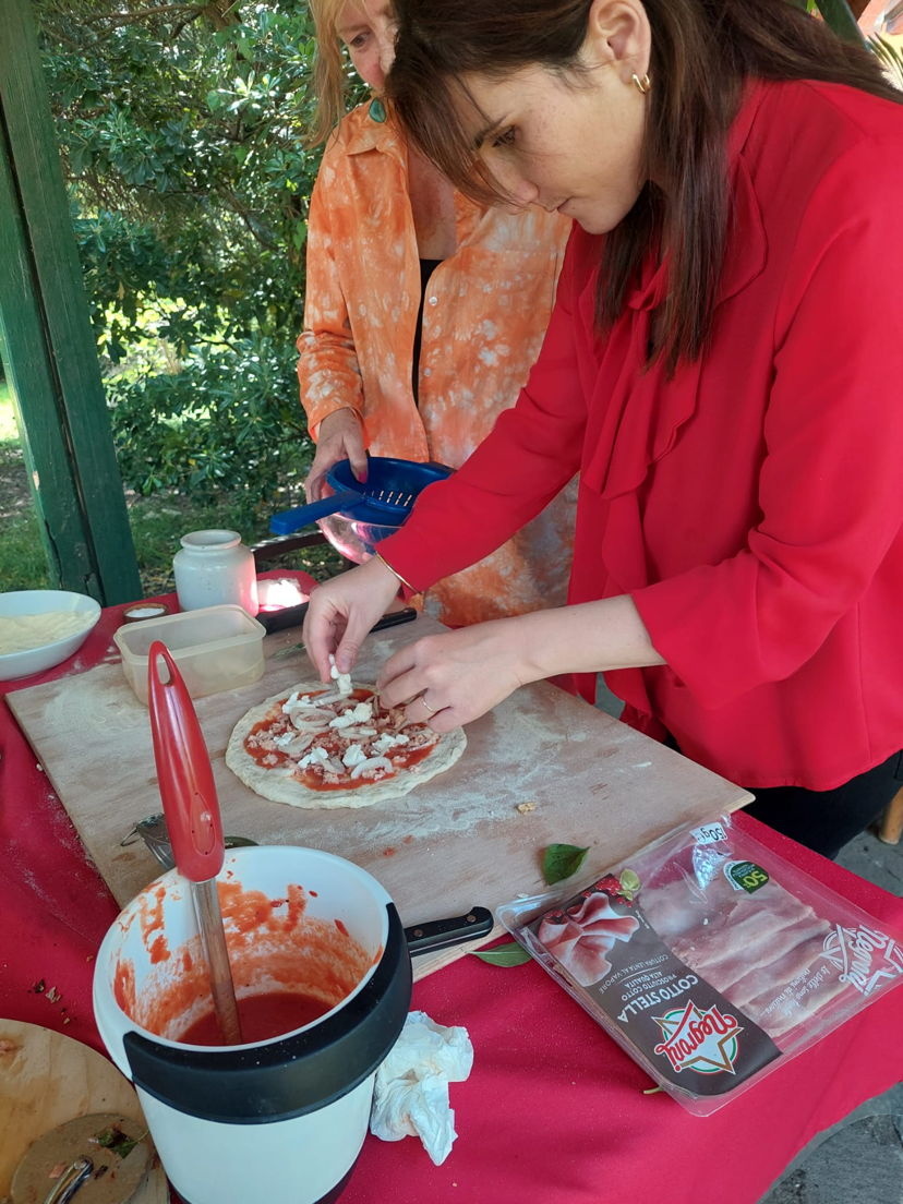 Cooking classes Cittiglio: Pizza course in villa near Lake Maggiore