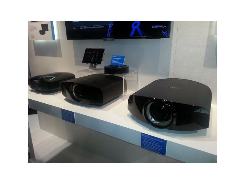 Sony VPL-VW600ES SXRD™ 4K Ultra High Definition 3D projector