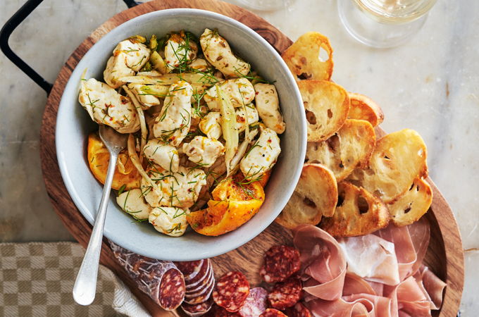 Fromage en grains mariné au fenouil et à l’orange