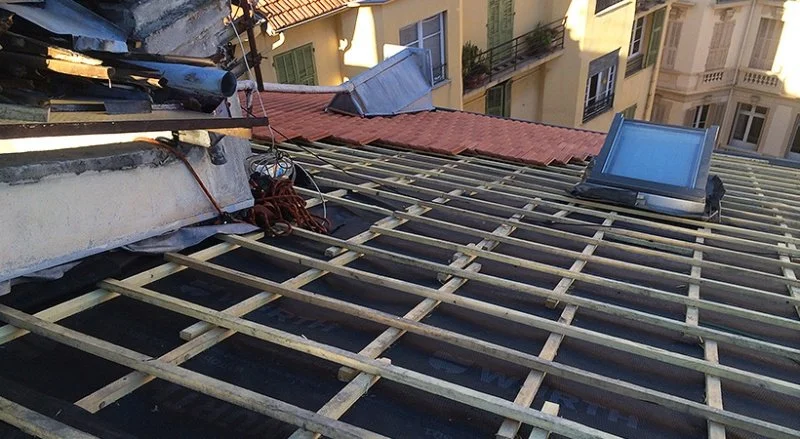 Rénovation de la couverture en tuiles de Marseille d’un bâtiment à Nice – Clemenceau — photo 16 sur 18 — CEG TOITURE