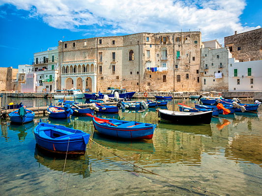 Un Tresor Dans Les Pouilles La Ville De Monopoli