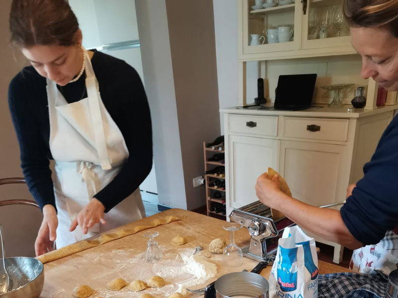 Cooking classes Arezzo: Tuscan cuisine: traditional fresh pasta and Cantucci