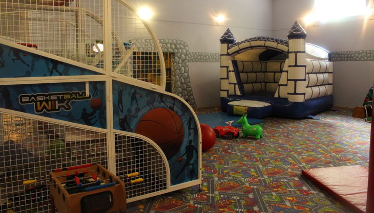 ritterland basketball automat und hüpfburg