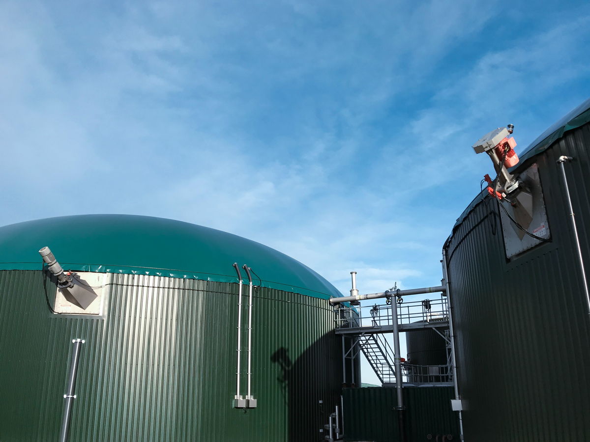 Mehrere Stabrührwerk an Biogasanlagen