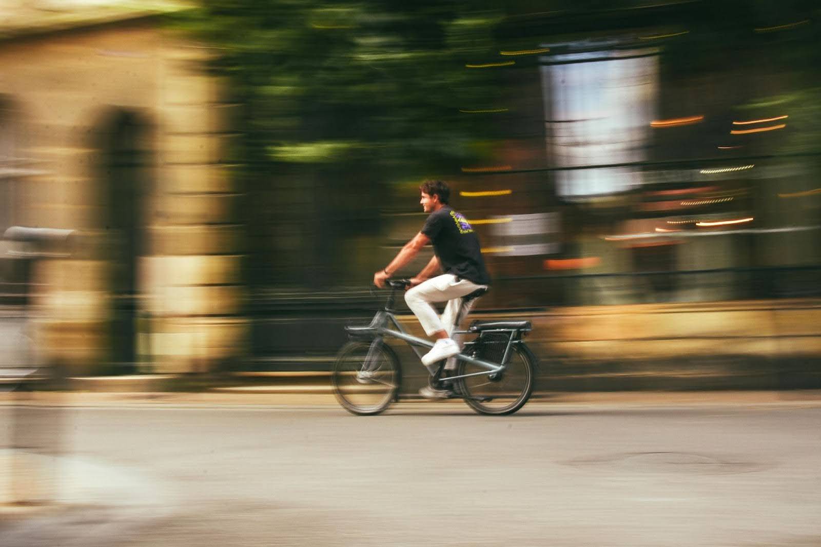 Un vélo électrique performant grâce à une batterie optimisée pour les trajets quotidiens