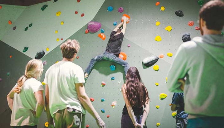 cliffhanger boulderlounge berlin kletterwand