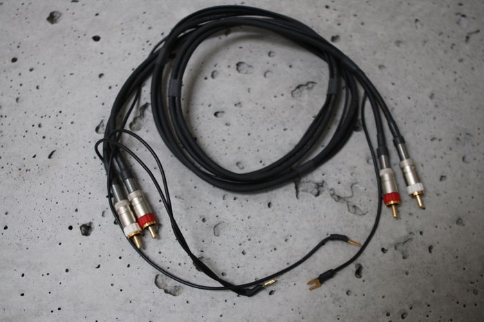 Van den Hul D501 Grounded RCA Phono Cable