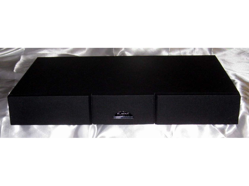 Naim Audio NAP-V175 3 channel power amplifier with cables