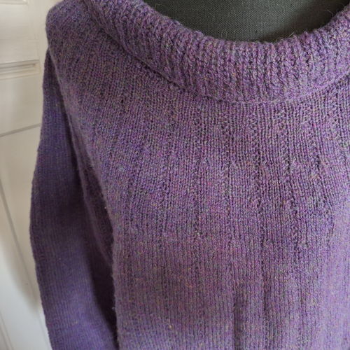 ISOBEL, plain coloured jumper with rustik vertical stripes for ladies - in Shetland wool