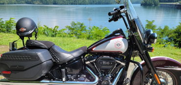 2021 HARLEY-DAVIDSON FLHCS HERITAGE CLASSIC 114 ABS motorcycle for rent near Maryville, TN