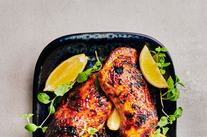 Cuisses de poulet laquées au miel et à l’harissa