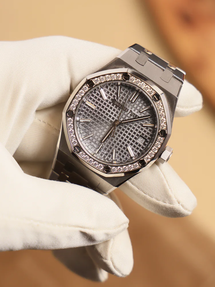Grey Dial with Diamonds Bezel Box and Papers 2023 , image 1 Grey Dial with Diamonds Bezel Box and Papers 2023 , image 1