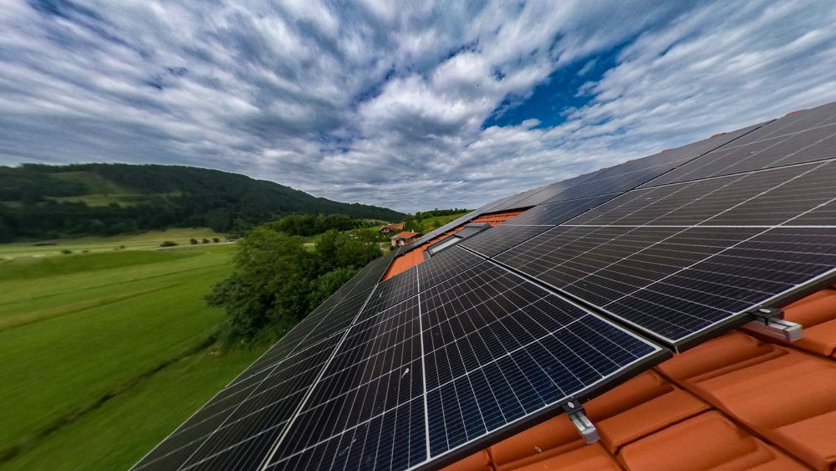 Foto Kundenreferenz Einfamilienhaus PV-Dachanlage