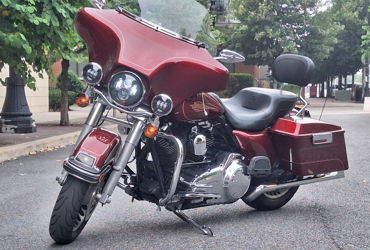 2010 HARLEY-DAVIDSON FLHTC ELECTRA GLIDE CLASSIC (LUX COLORS) motorcycle for rent near HARRISON, NJ