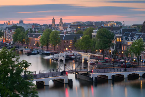 Private Boat Tour Amsterdam - 90 Min incl. welcome drink on historic saloon